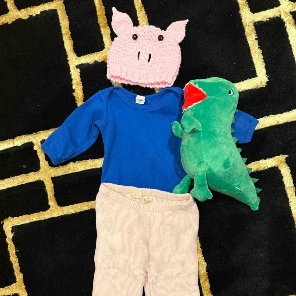 George Pig Baby Costume 3-6months 4 piece set
